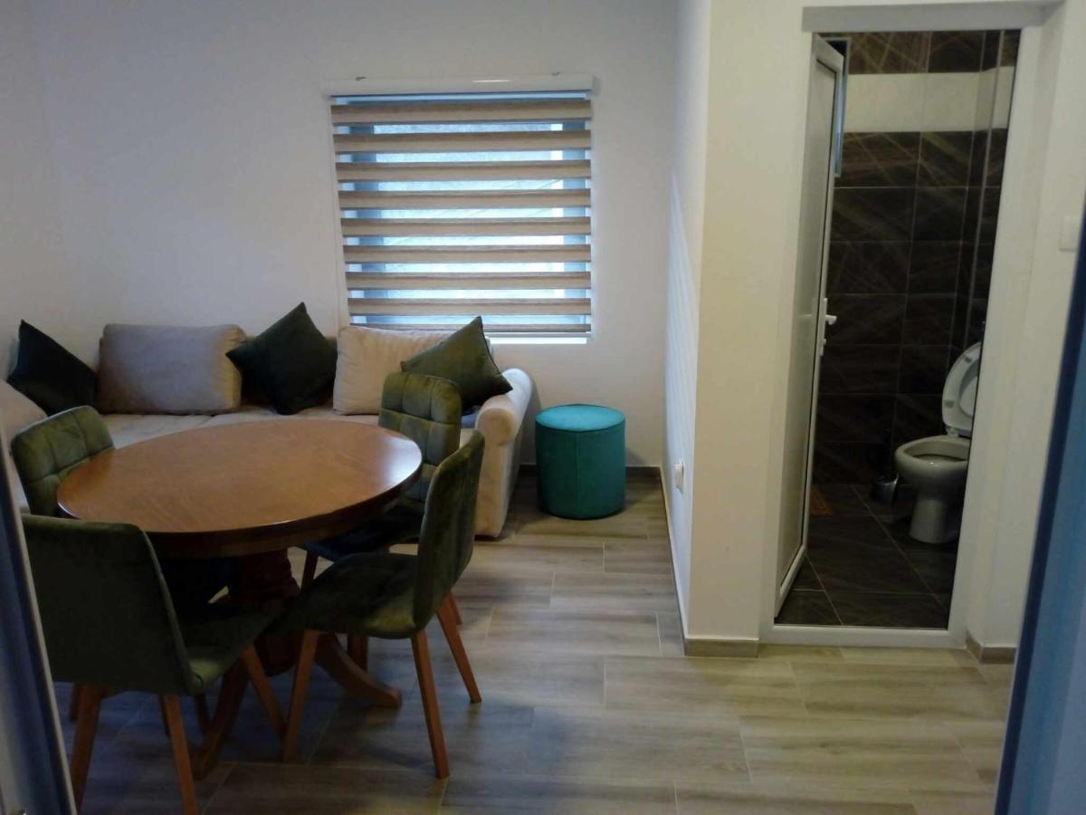 Std Cvetkovic Bed & Breakfast Crni Vrh Eksteriør bilde